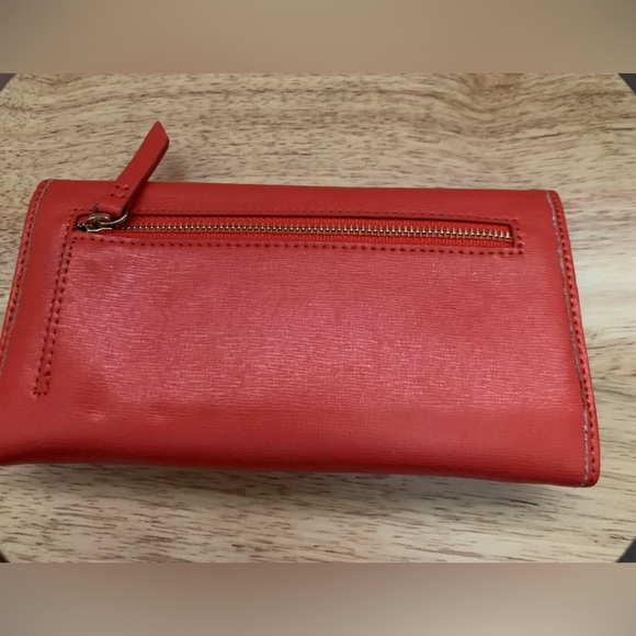 Brand new leather Tommy Hilfiger clutch wallet. - Picture 2 of 3